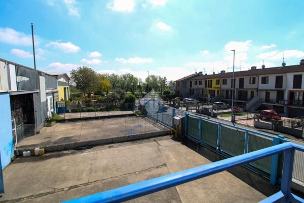 capannone in vendita a Rivolta d'Adda