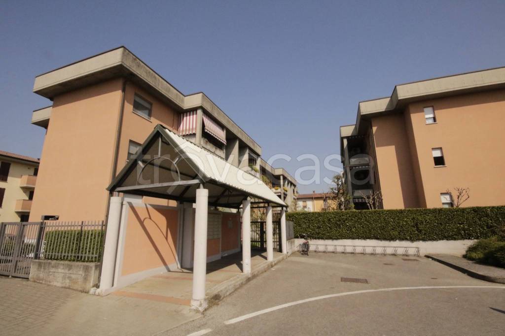 appartamento in vendita a Rivolta d'Adda
