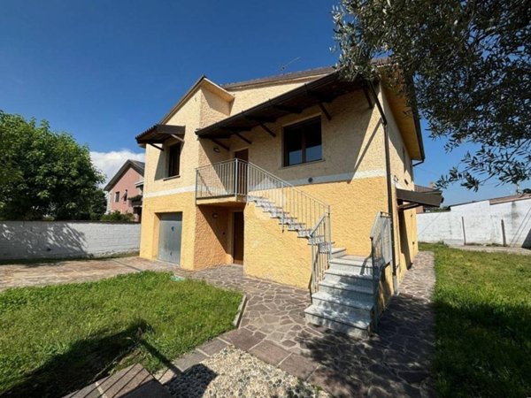 casa indipendente in vendita a Rivolta d'Adda