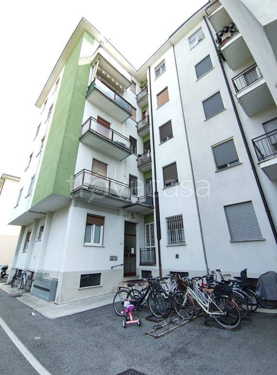 appartamento in vendita a Rivolta d'Adda