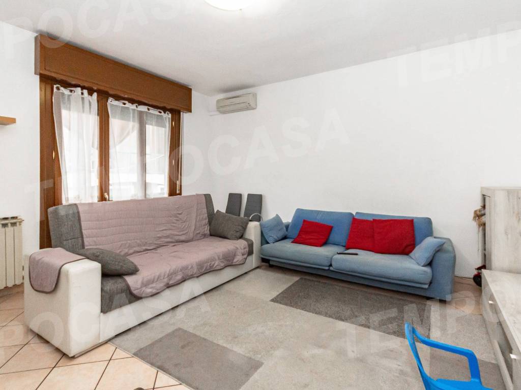 appartamento in vendita a Rivolta d'Adda