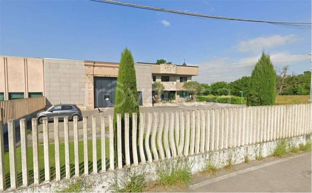 capannone in vendita a Rivolta d'Adda