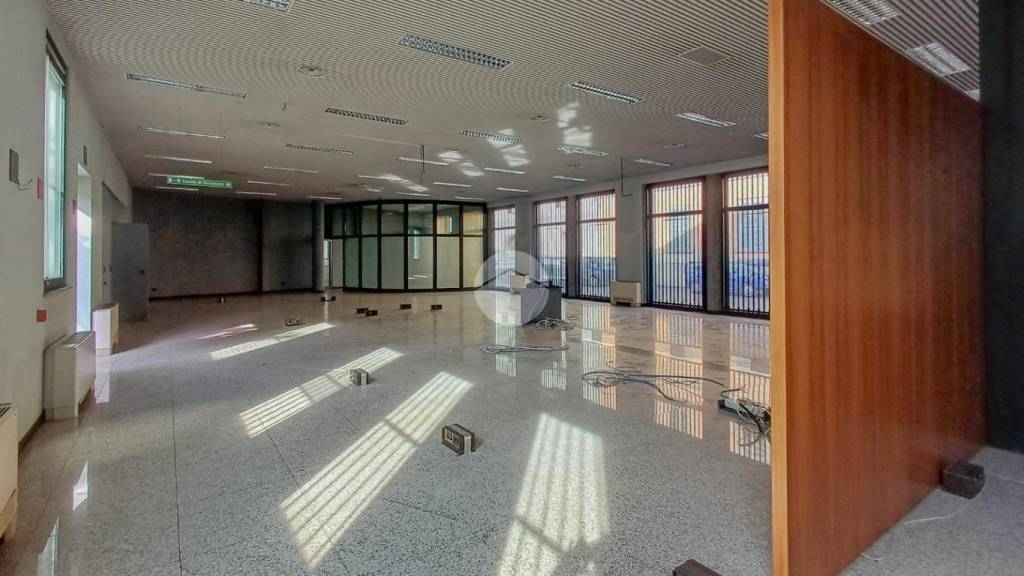 negozio in vendita a Rivolta d'Adda