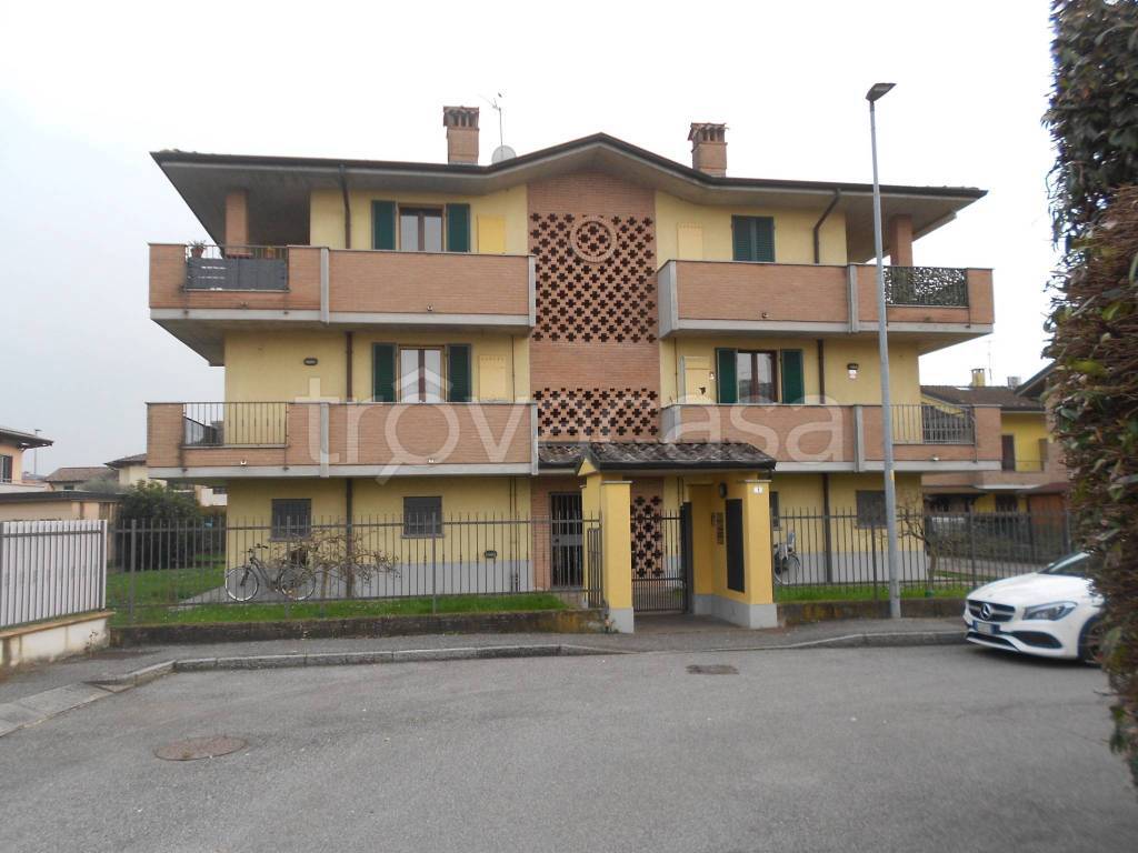 appartamento in vendita a Rivolta d'Adda