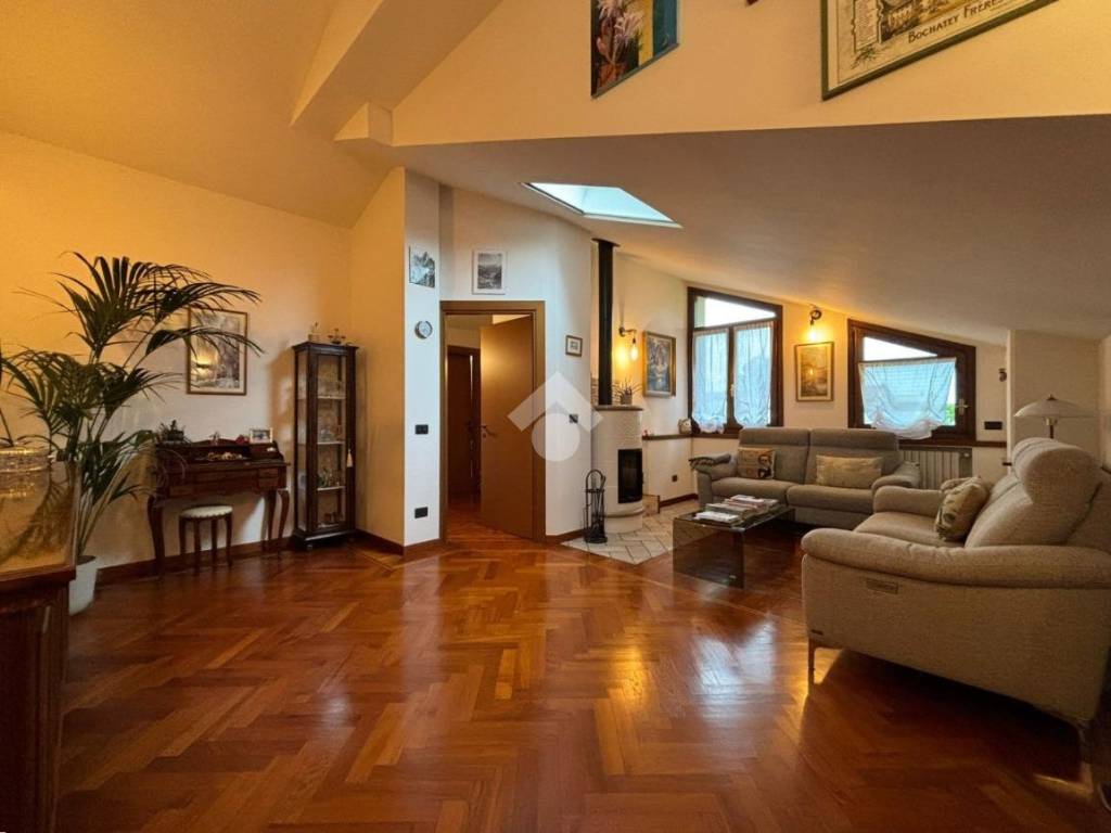 appartamento in vendita a Rivolta d'Adda