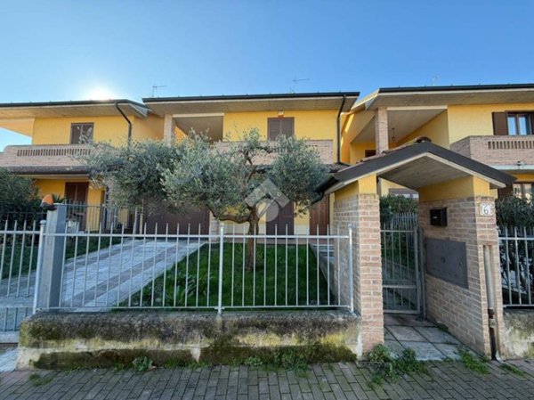 casa indipendente in vendita a Rivolta d'Adda