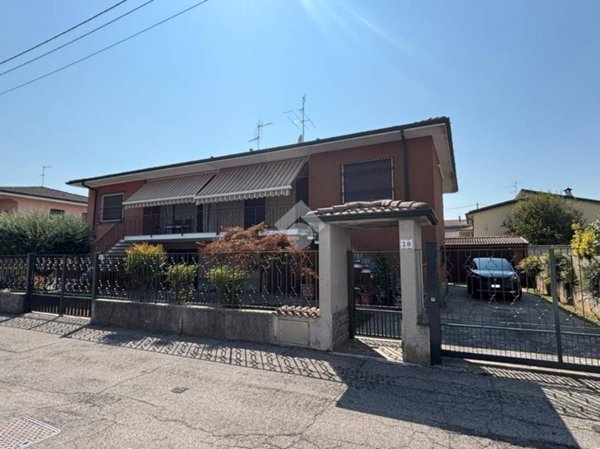 casa indipendente in vendita a Rivolta d'Adda