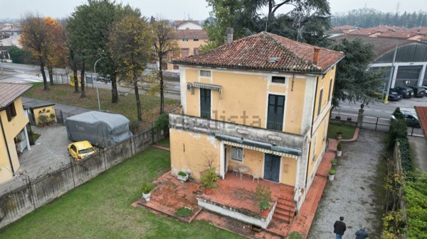 casa indipendente in vendita a Robecco d'Oglio
