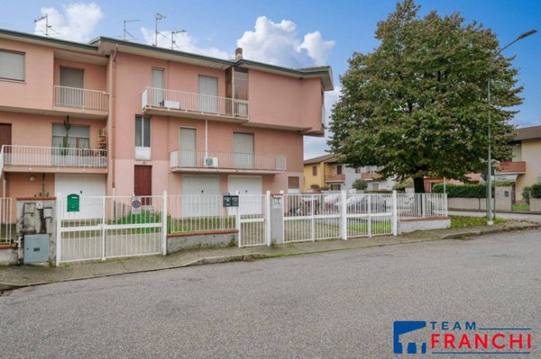 appartamento in vendita a Robecco d'Oglio
