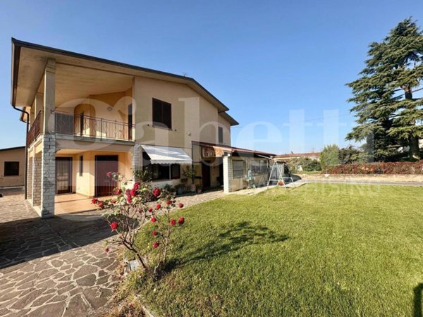 appartamento in vendita a Robecco d'Oglio