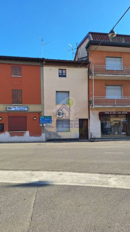 casa indipendente in vendita a Robecco d'Oglio