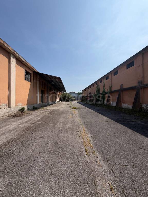 locale commerciale in vendita a Robecco d'Oglio