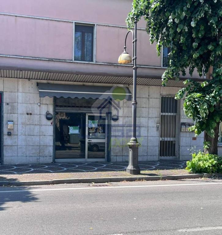 negozio in vendita a Robecco d'Oglio