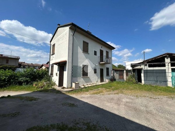 casa indipendente in vendita a Romanengo
