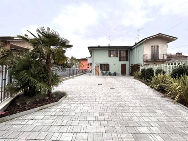 casa indipendente in vendita a Romanengo