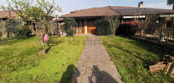 casa indipendente in vendita a Romanengo