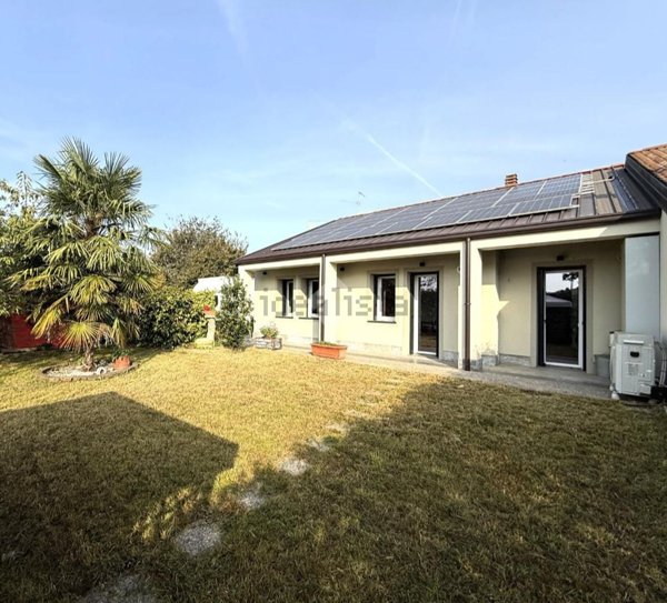 casa indipendente in vendita a Romanengo