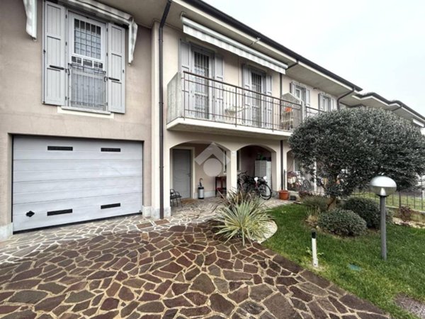 casa indipendente in vendita a Romanengo