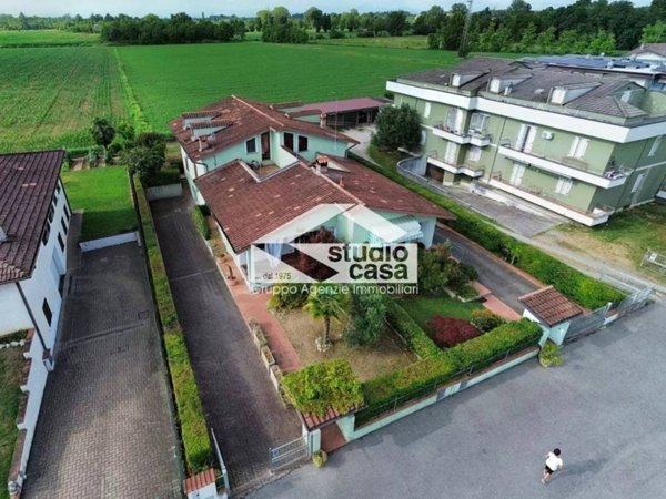 casa indipendente in vendita a Romanengo