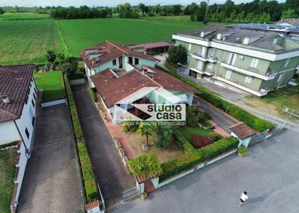 casa indipendente in vendita a Romanengo