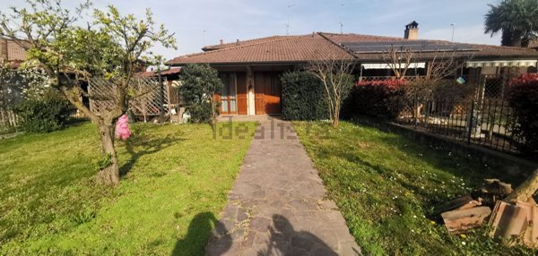 casa indipendente in vendita a Romanengo