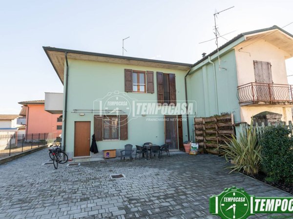 casa indipendente in vendita a Romanengo