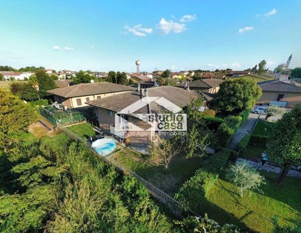 casa indipendente in vendita a Romanengo
