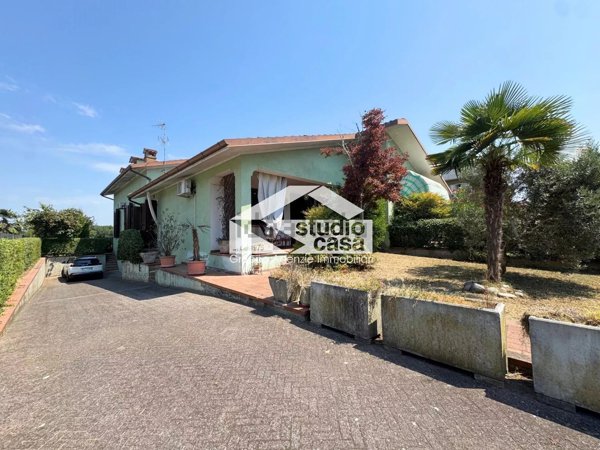 casa indipendente in vendita a Romanengo