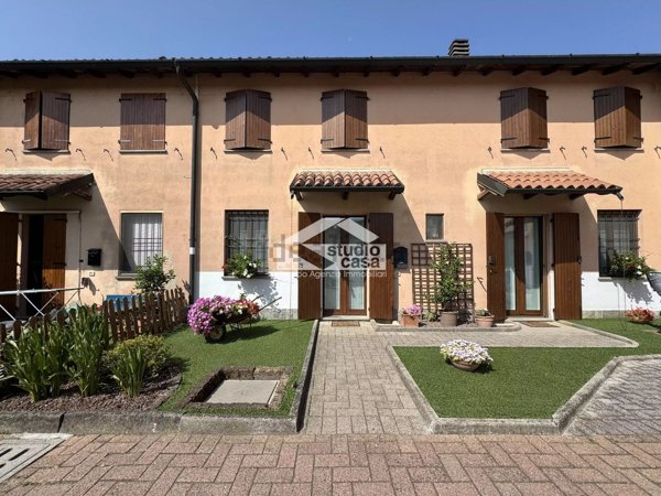 casa indipendente in vendita a Romanengo