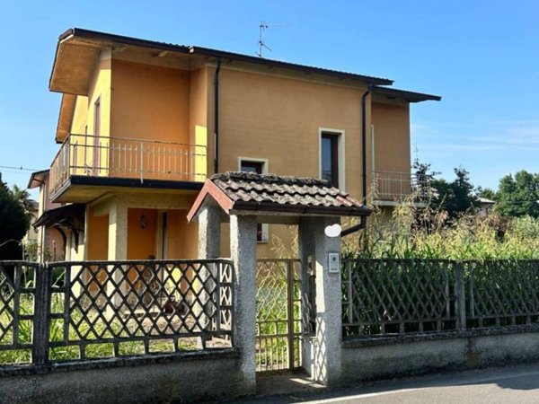 casa indipendente in vendita a Salvirola