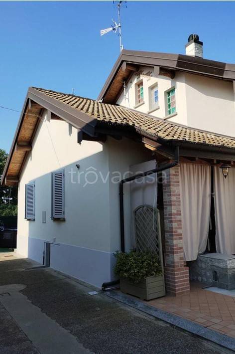 casa indipendente in vendita a Salvirola