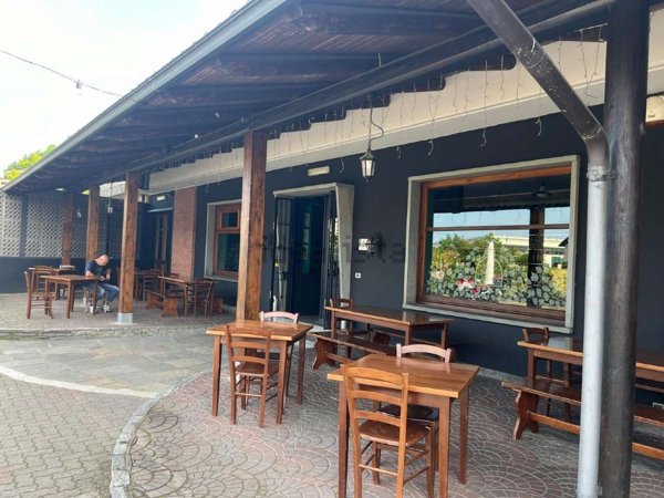locale commerciale in vendita a Piobesi Torinese