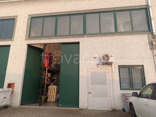 locale commerciale in vendita a Piobesi Torinese