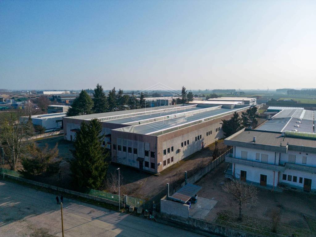 locale commerciale in vendita a Piobesi Torinese