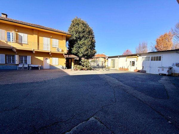 locale di sgombero in vendita a Piobesi Torinese