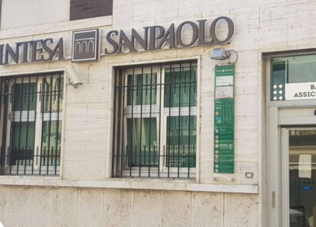 negozio in vendita a San Bassano