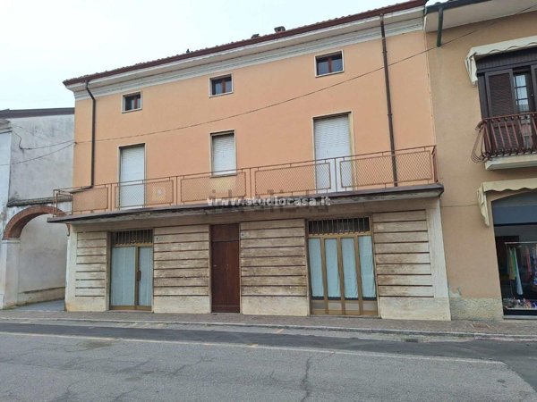 casa indipendente in vendita a San Bassano