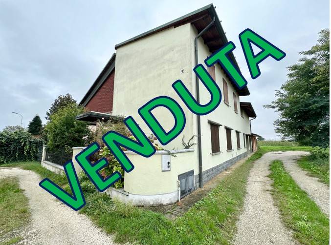 casa indipendente in vendita a San Bassano