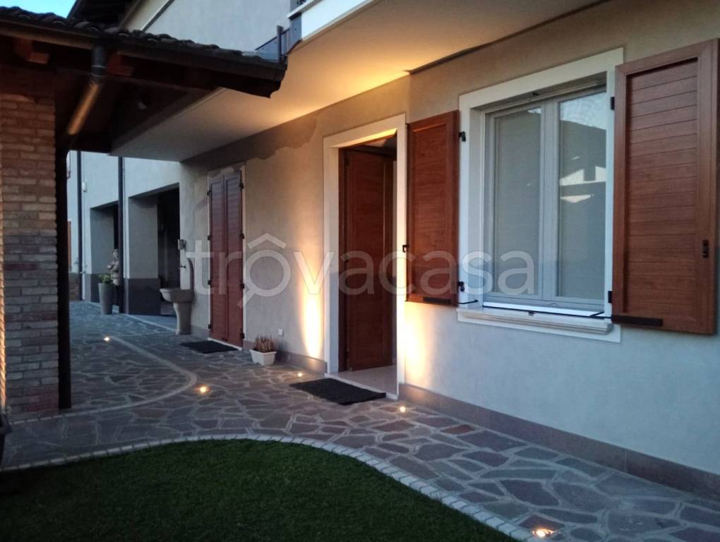 casa indipendente in vendita a San Bassano