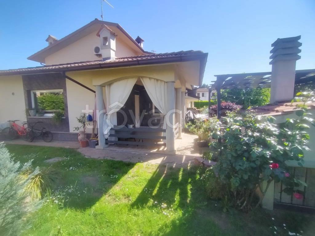 casa indipendente in vendita a San Bassano