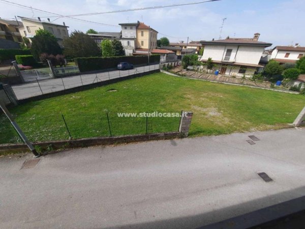 terreno edificabile in vendita a San Bassano