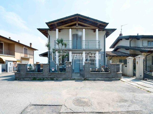 casa indipendente in vendita a San Bassano