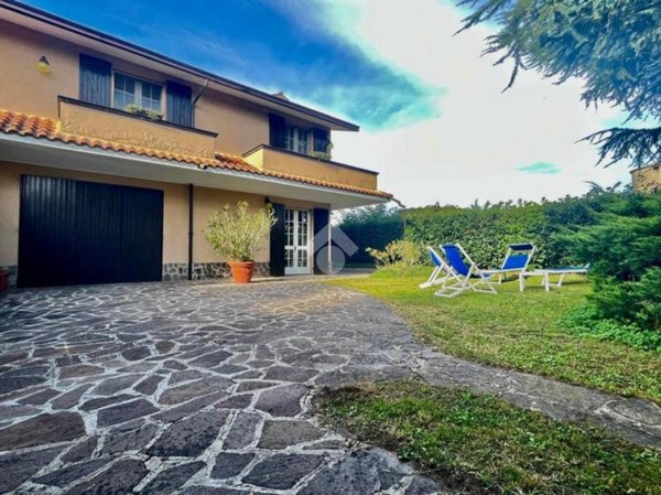 casa indipendente in vendita a San Bassano