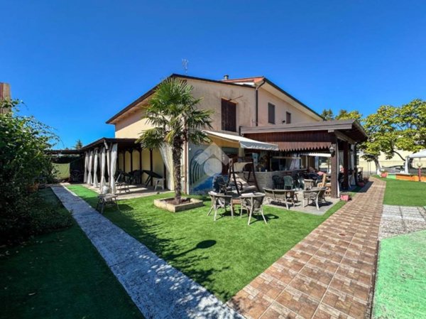 negozio in vendita a San Daniele Po