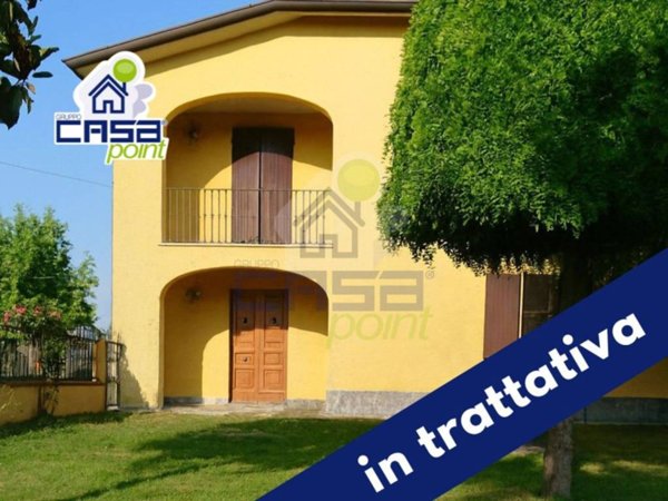 casa indipendente in vendita a San Daniele Po in zona Sommo con Porto