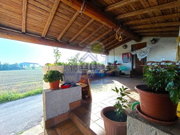 casa indipendente in vendita a San Daniele Po in zona Sommo con Porto