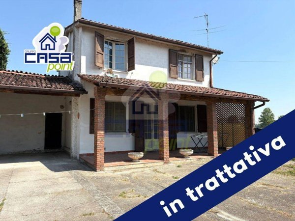 casa indipendente in vendita a San Daniele Po in zona Sommo con Porto