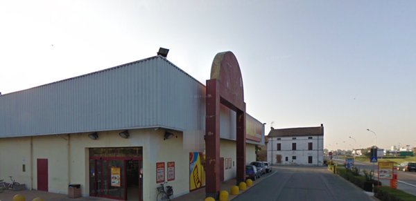 negozio in vendita a San Giovanni in Croce