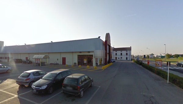 negozio in vendita a San Giovanni in Croce