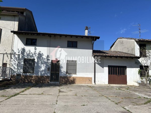 casa semindipendente in vendita a San Martino del Lago